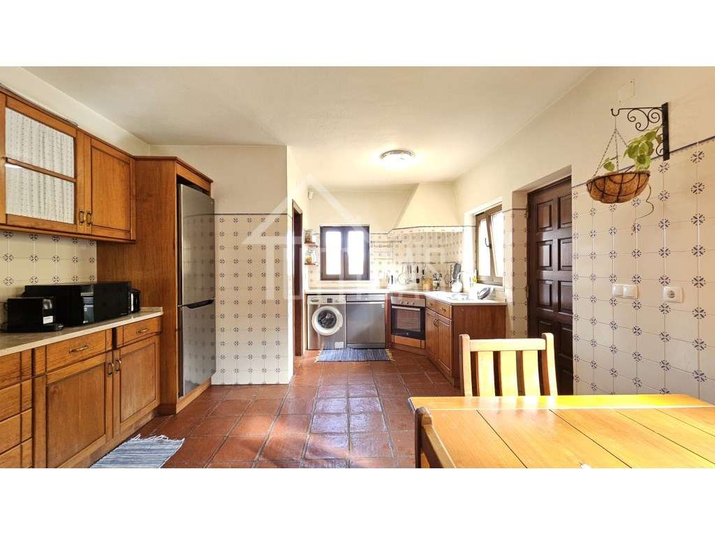 Moradia T3+1 na Venda do Pinheiro-16