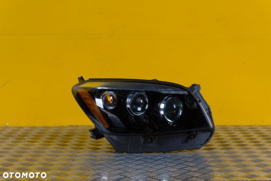 TOYOTA RAV4 2006- REFLEKTOR LAMPA PRZÓD R LED USA - 1