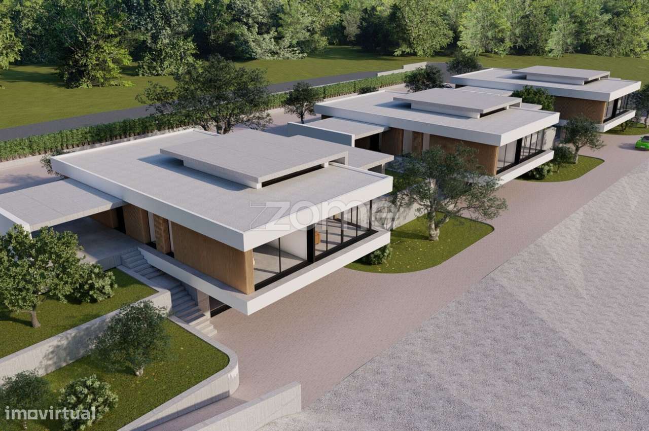 Terreno com projeto aprovado para 3 moradias em Torres Vedras.
