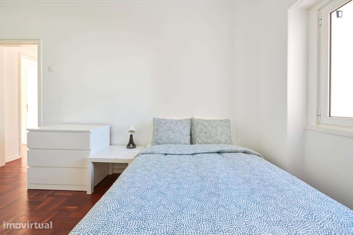 Quarto - localizado em Entrecampos Lisbon - Grande imagem: 3/24