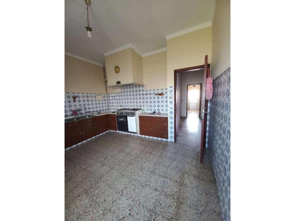 Moradia com 232 m², terreno de 630 m², piso inferior ao nível do ja...-16
