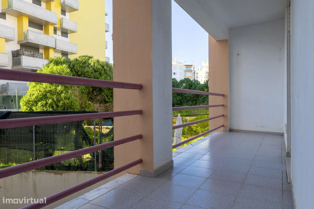 Apartamento T2 Espaçoso em Armação de Pêra com Garagem!-29