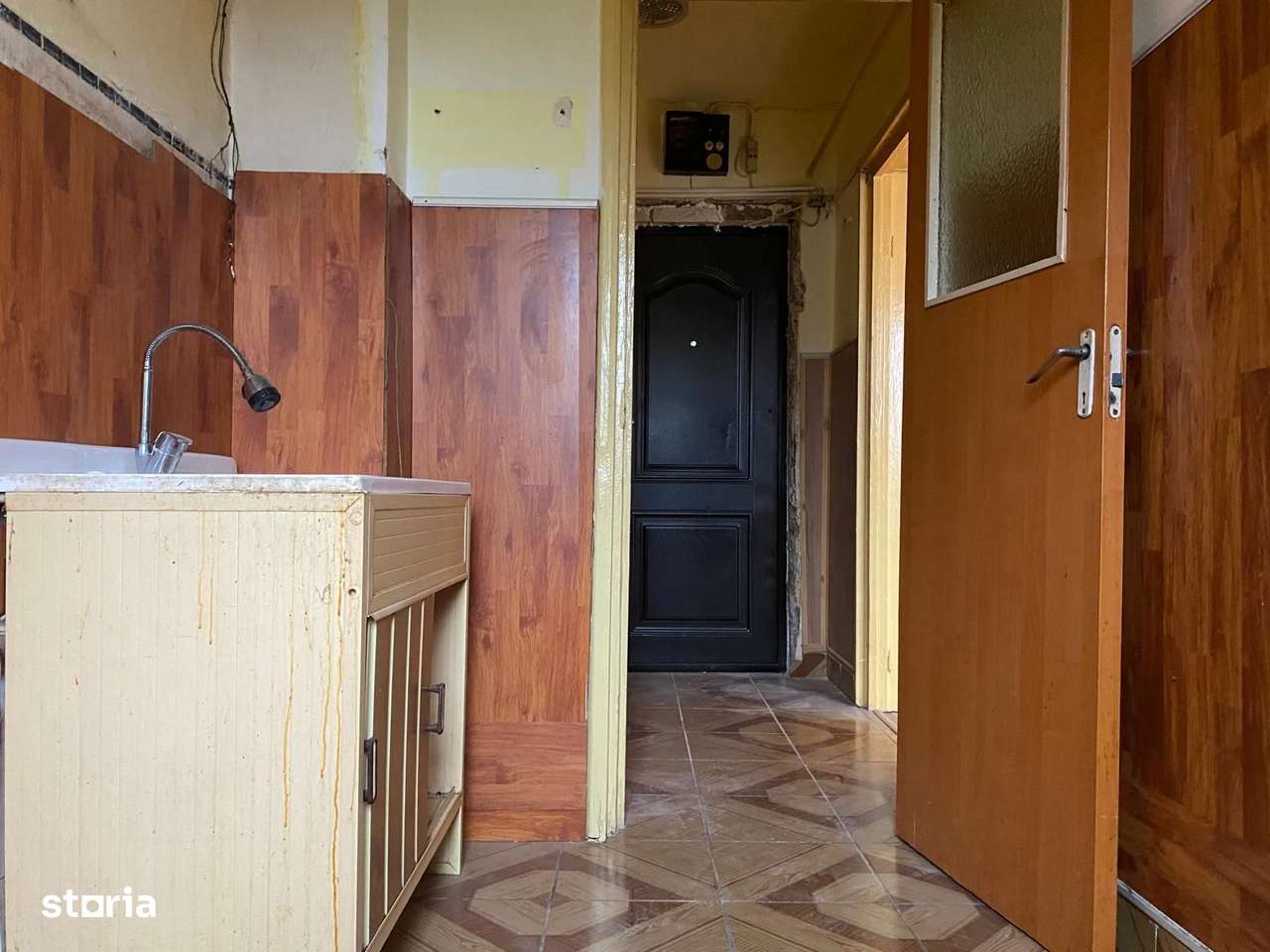 Vanzare apartament cu 3 camere în Micro 6  zonă căutată din Târgoviste-9