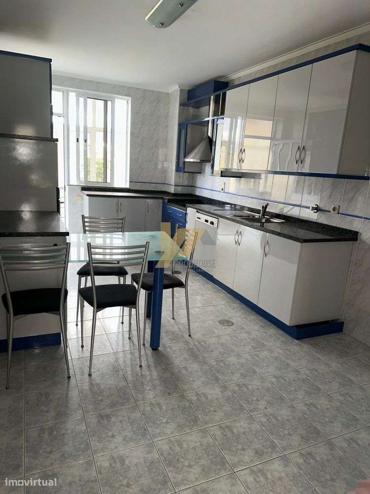 Apartamento T3 com garagem fechada - Grande imagem: 4/14