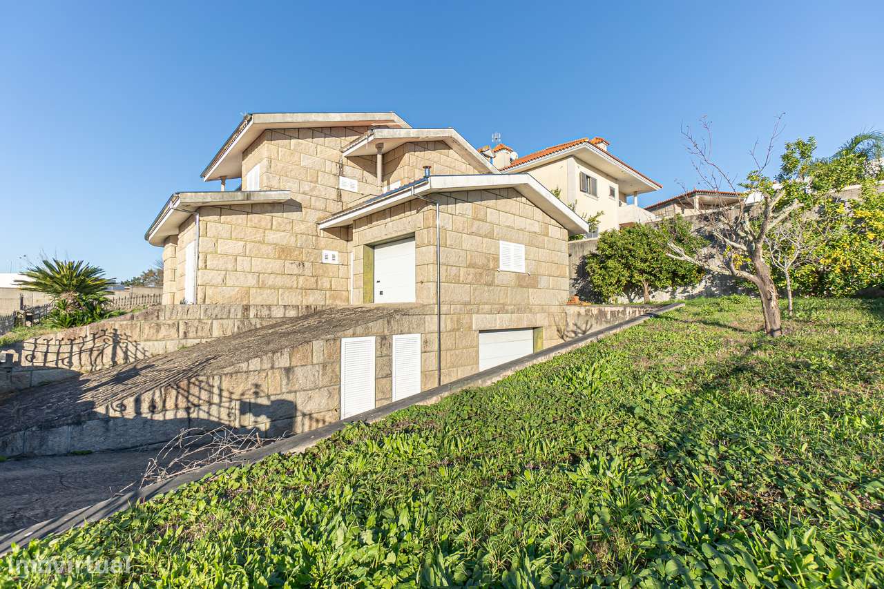 Moradia independente no centro de Alpendurada-34