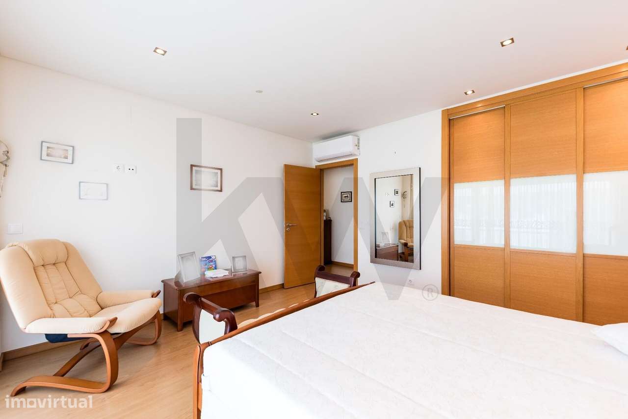 Apart T3 -  Condomínio fechado - Varandas - Piscina - Box para 3 viatu-20