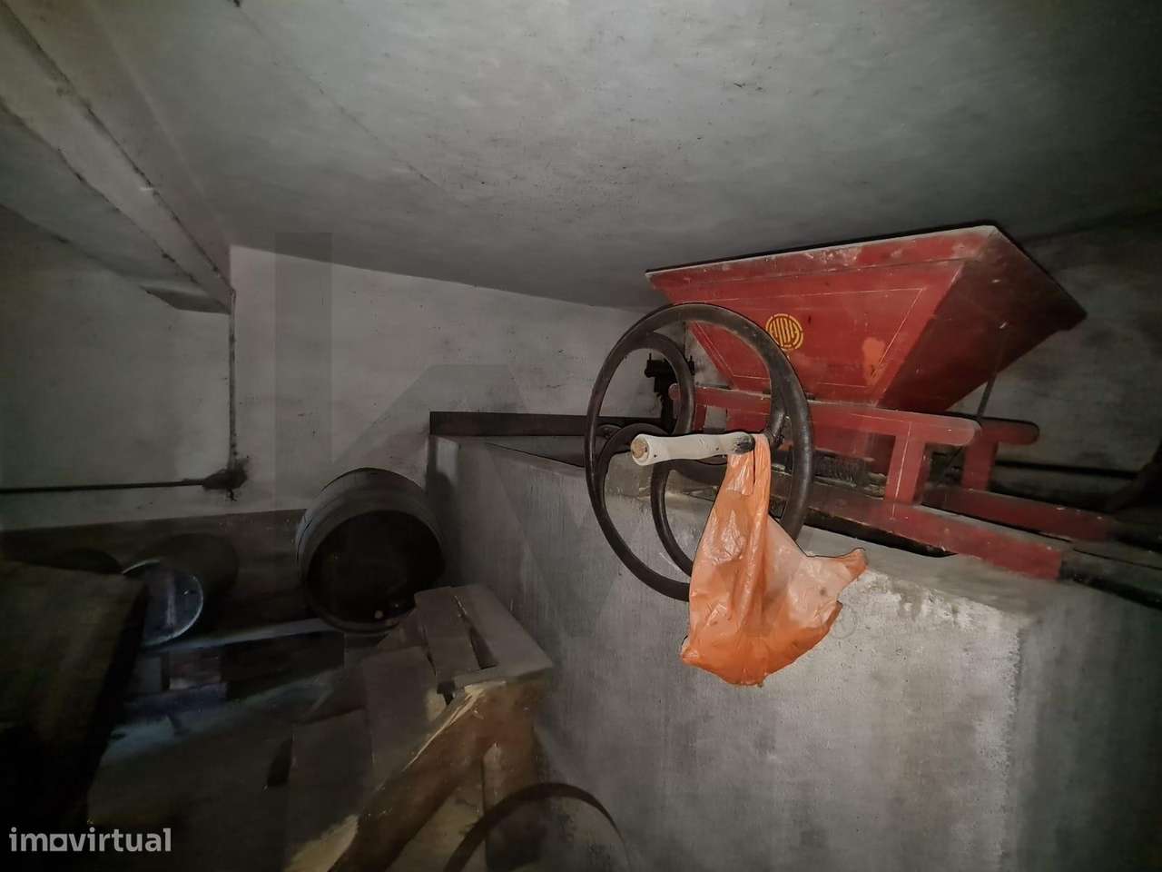 Moradia  com Terreno Urbano e Rústico  | 3.147 m2 |  Vimieiro, Santa C-26