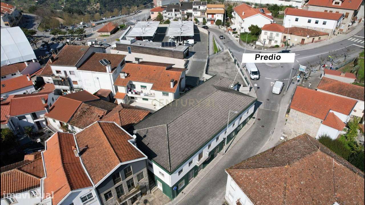 Edifício junto ao Mercado e Câmara Municipal - Investimento - Grande imagem: 3/7