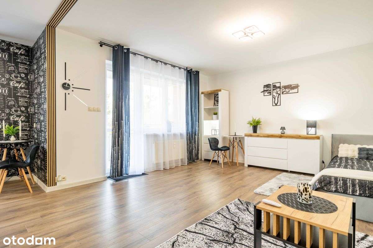 Piękna, przestronna kawalerka-1