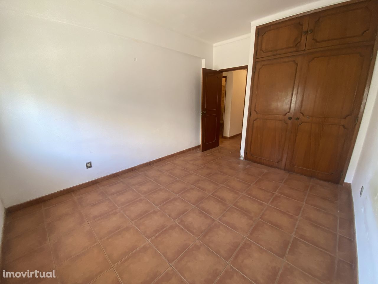 Apartamento T3 para remodelação no centro do Montijo