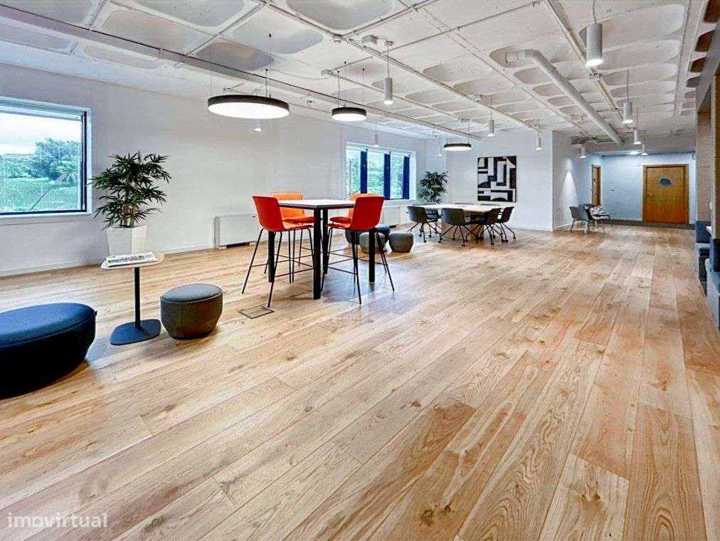 Escritório com amplo espaço para 10 pessoas em Torres de Lisboa - Grande imagem: 5/10