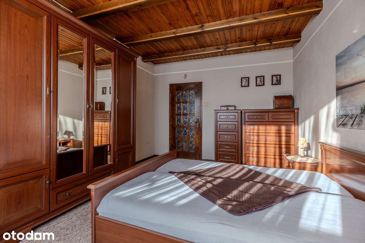 Przestronny dom na Osiedlu Kwiatowym Fotowoltaika Pompa ciepła 3garaże-5