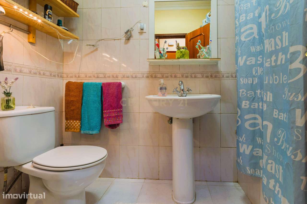 Andar de Moradia com Excelente Espaço Exterior / Terraço com 50 m² e S-28