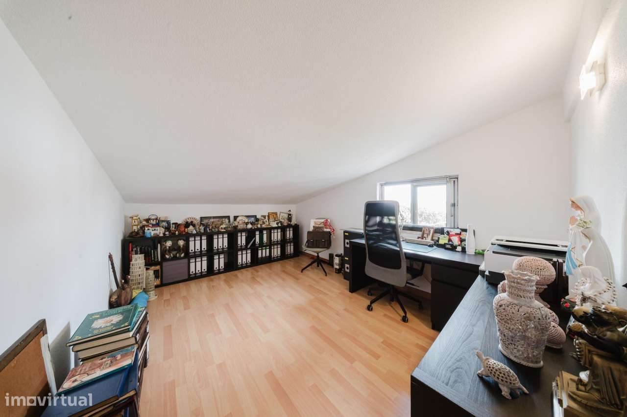 Moradia Independente T4 com Lote de 1.000 m2 em Fernão Ferro-38