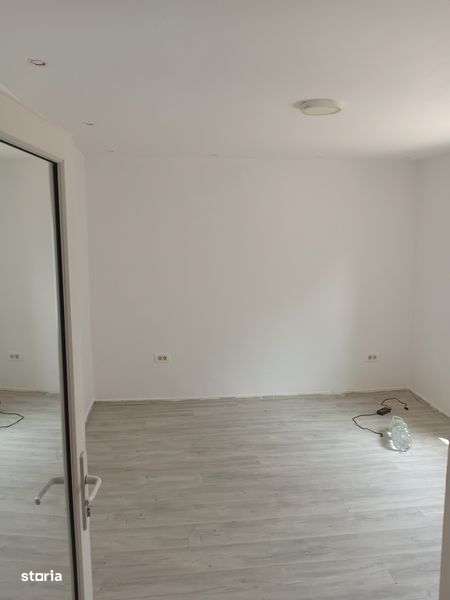 Vand sau schimb cu apartament - Imagine principală: 4/6