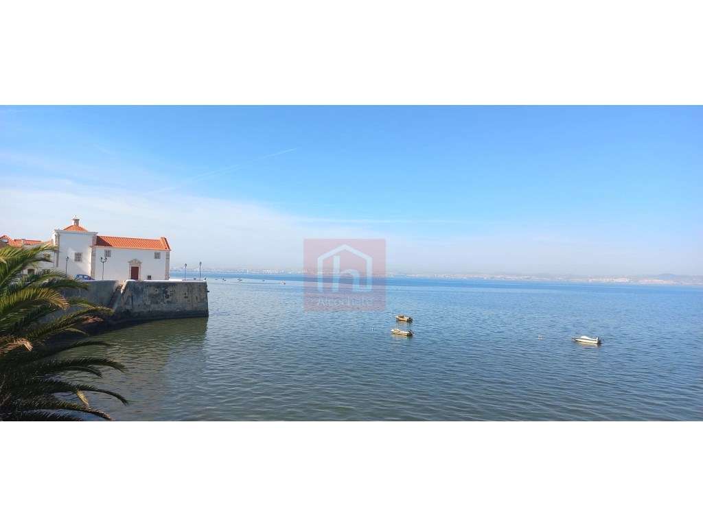 Apartamento duplex T2 no centro histórico Alcochete-30