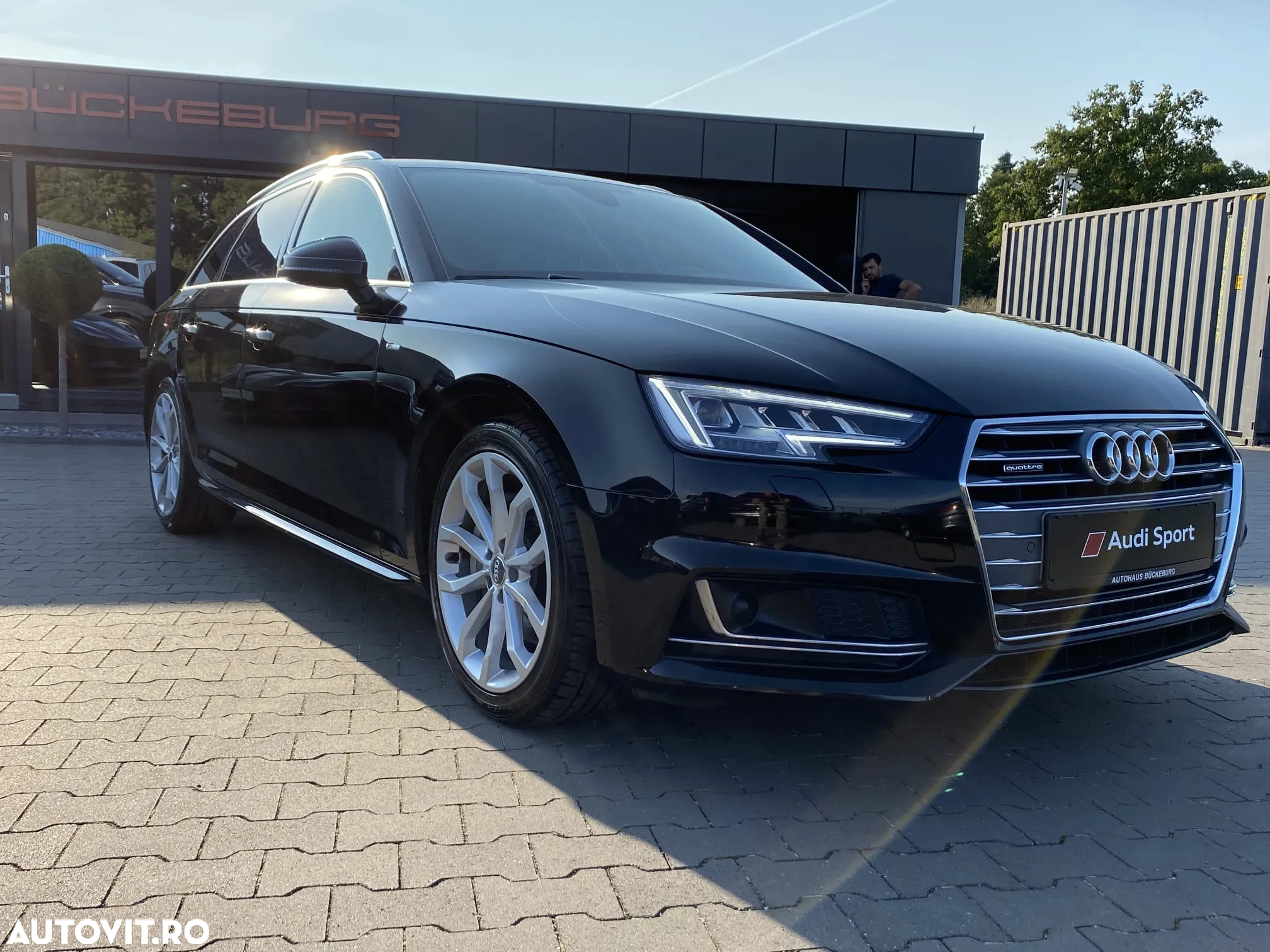 Audi A4 Avant 2.0 TDI quattro S tronic - 4