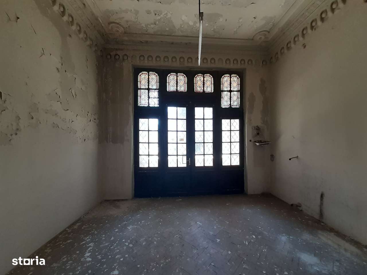 Casa in stil brancovenesc si teren 1750 mp in zona Piata Romana - Imagine principală: 2/18