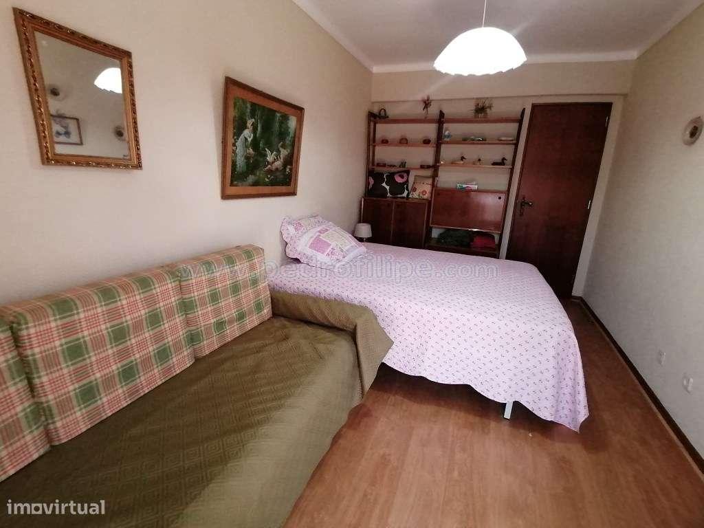 Apartamento T2 em Sesimbra com vista mar e para o castelo-13