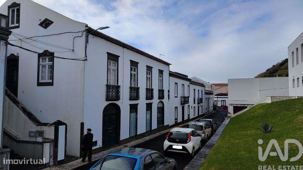 Casa tradicional T3 em Povoação de 283,00 m2 - Grande imagem: 2/18