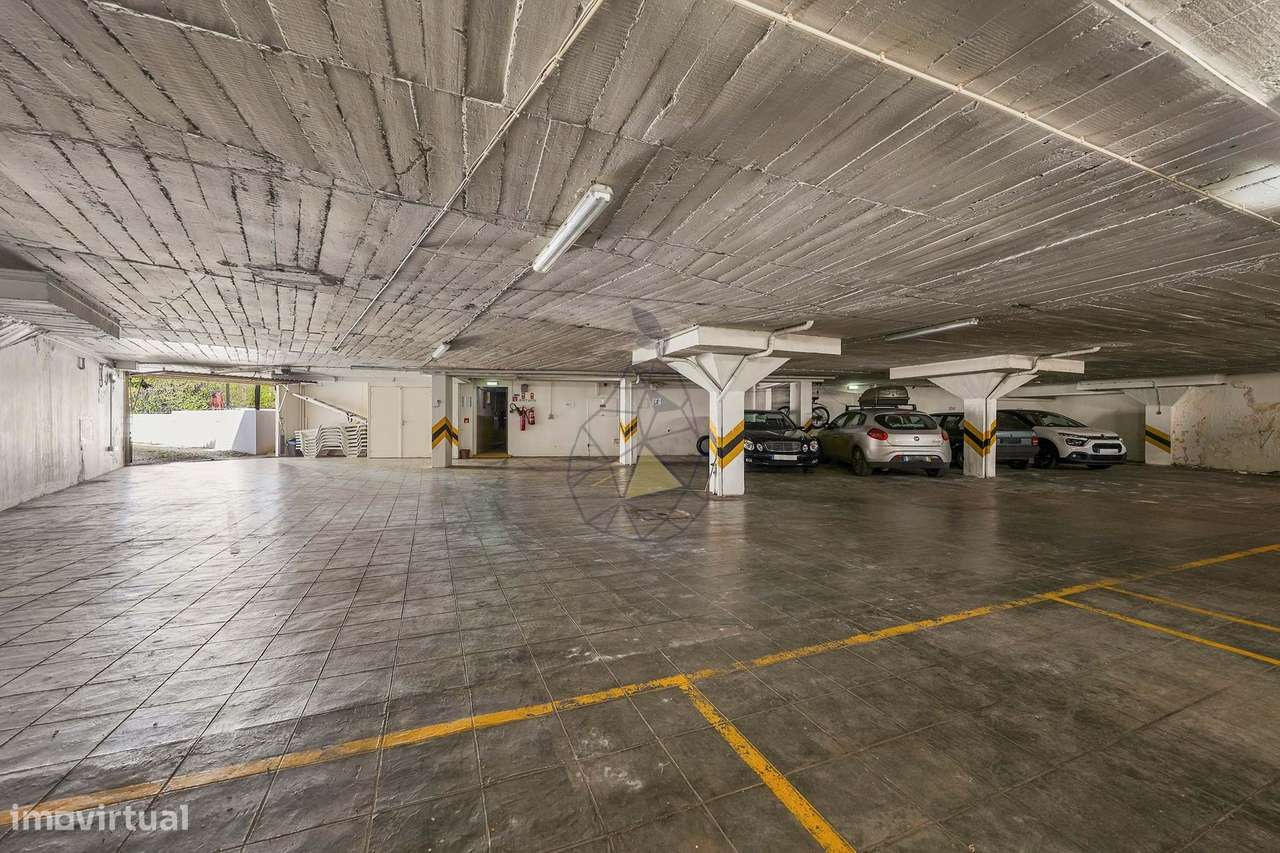 Apartamento T1  com Garagem e Piscina  no Coração da Praia da Rocha-51