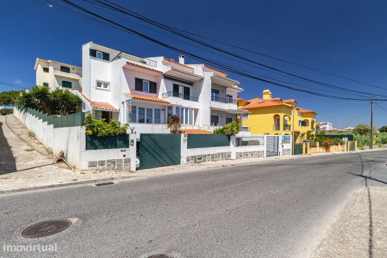 MORADIA T4 COM JARDIM E GARAGEM-56