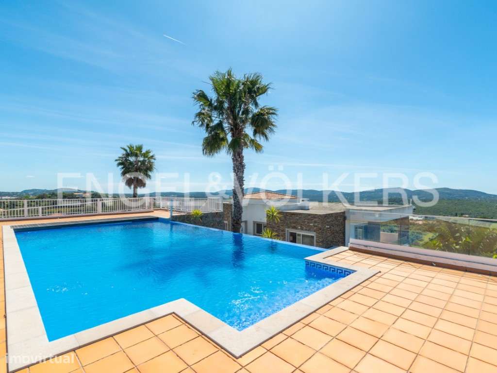Propriedade única com piscina infinita aquecida e vista mar - Grande imagem: 4/60