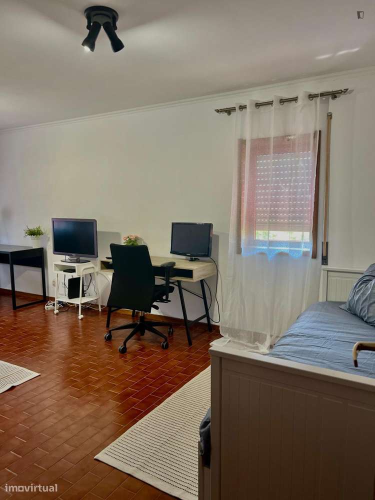 Quarto - localizado em Vila nova de gaia - Grande imagem: 4/9