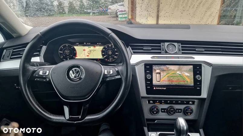 Volkswagen Passat Variant 2.0 TDI SCR DSG Comfortline - 8