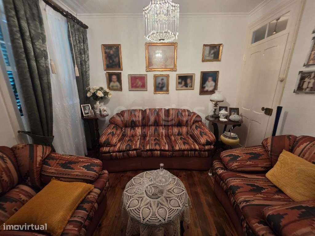 Moradia T3 nas Lajes do Pico com garagem e terraço com vista mar-11