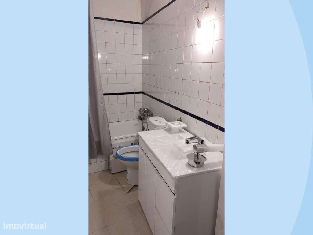 Apartamento T1 para renovação no coração de Alfama em Lisboa-6