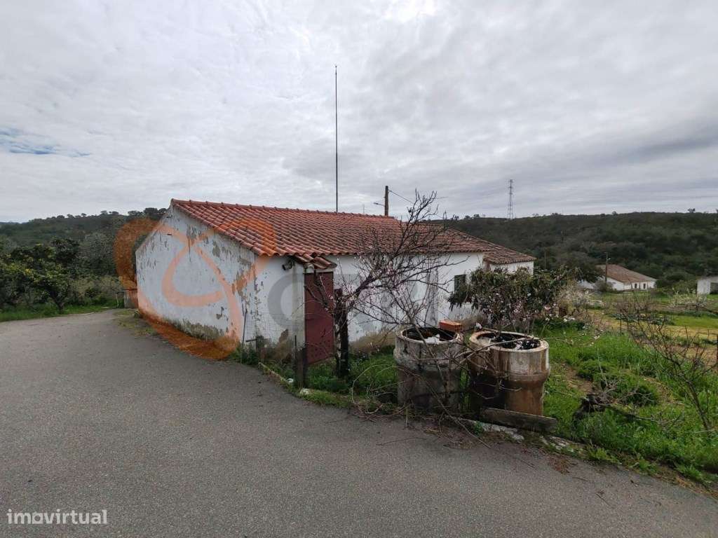 Quinta localizada na Aldeia de Almarjão, em Santa Clara-a-Nova, Alm... - Grande imagem: 2/34