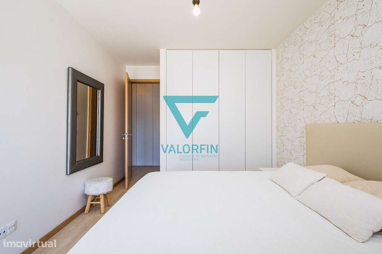 Apartamento T2 c/ Terraço de 95m2 + Garagem / Marinha Grande-21