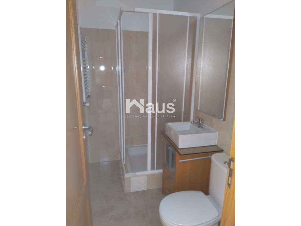 T3 com parqueamento e arrecadação-13