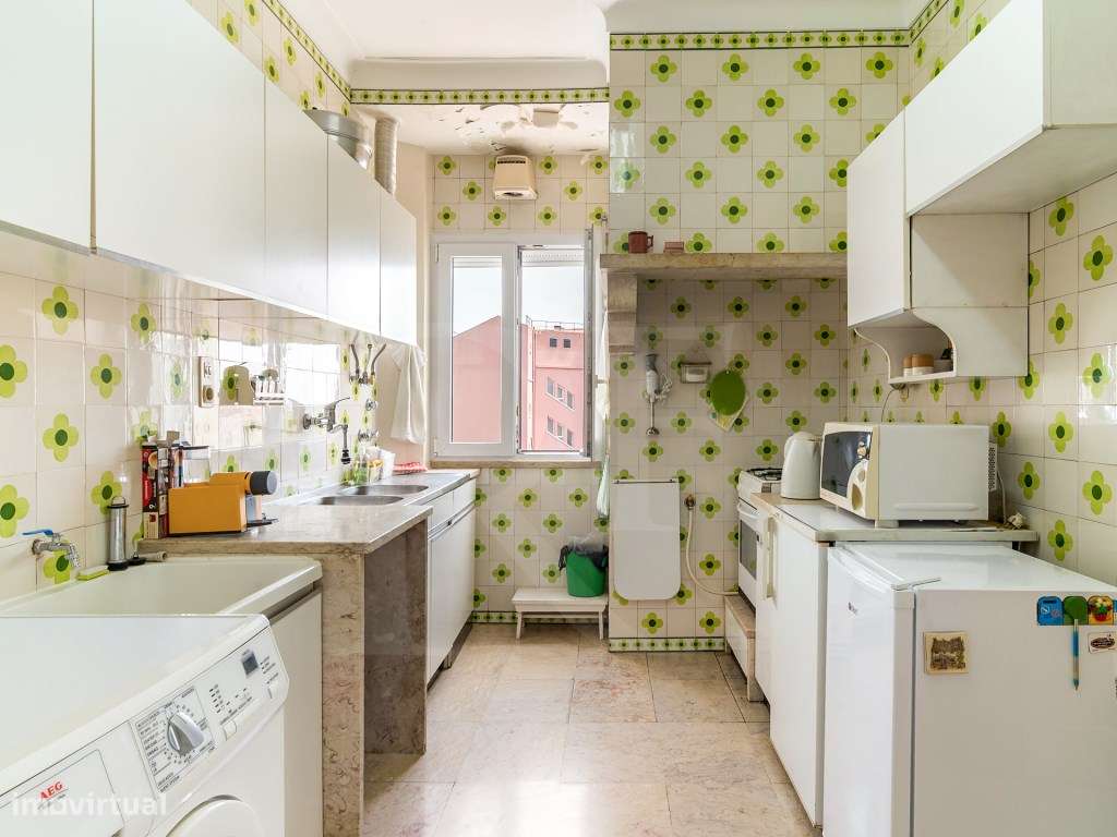 Apartamento T5 com garagem na Estrela-13