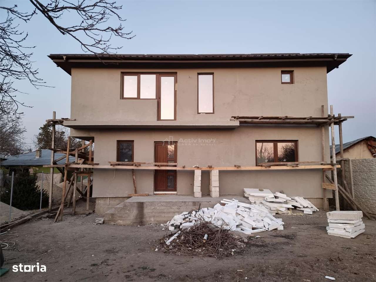 Single deosebit-Teren 1000 mp-Toate utilitatile - Imagine principală: 4/18