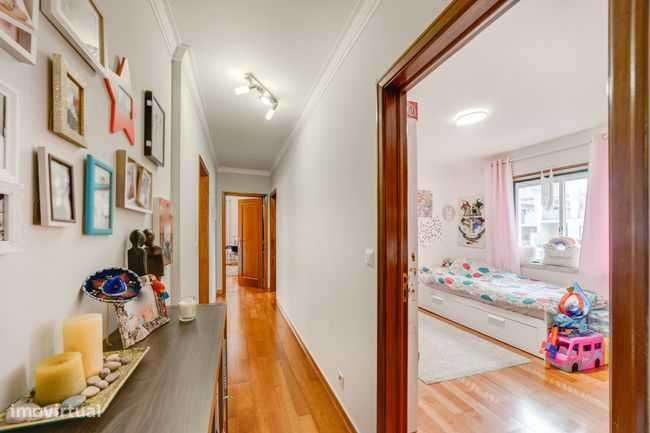 Apartamento T3, Mem Martins, com excelentes áreas,  de 2001-1