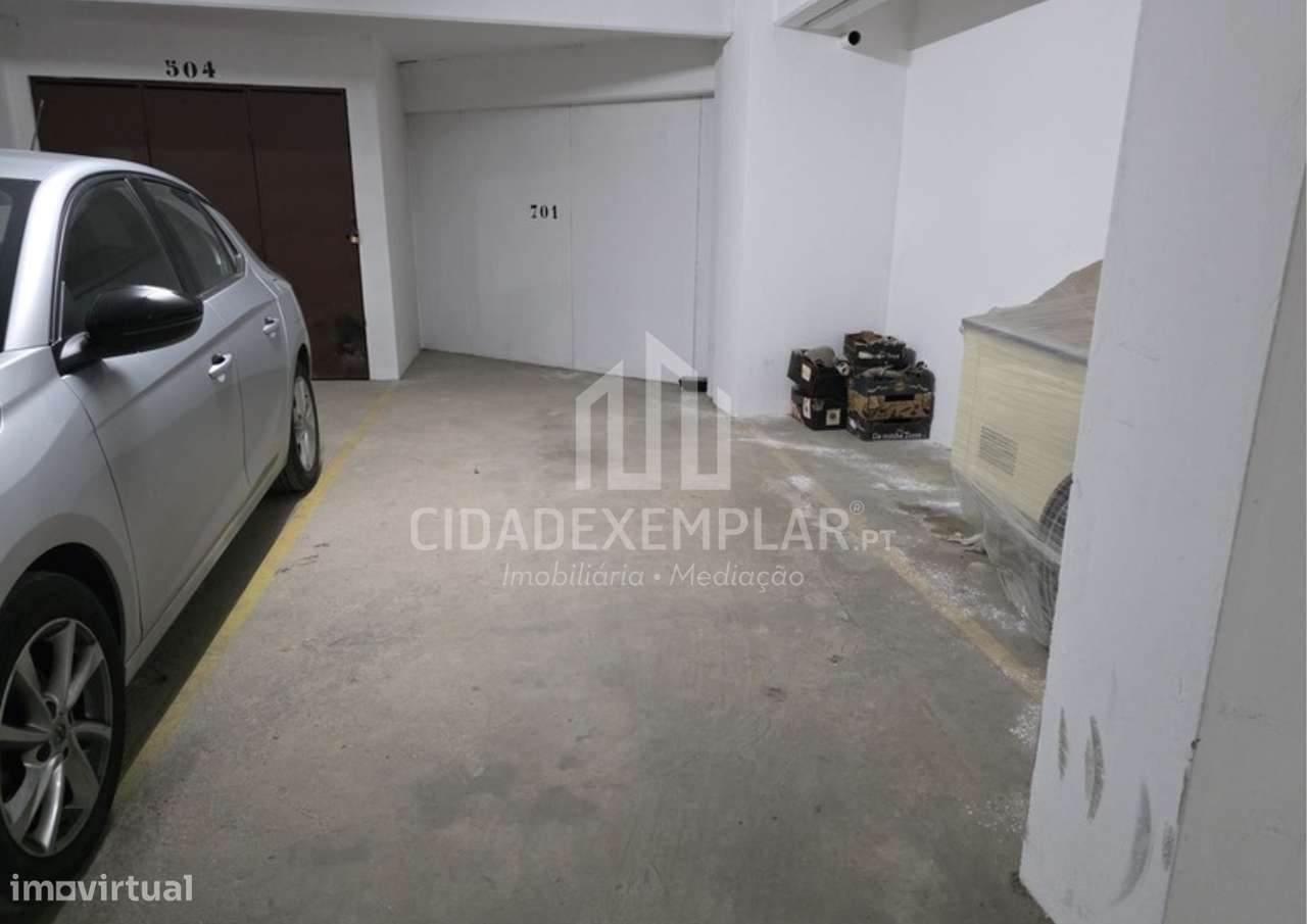 Luxuoso Penthouse T2 Totalmente Remodelado – Portimão, Algarve-34