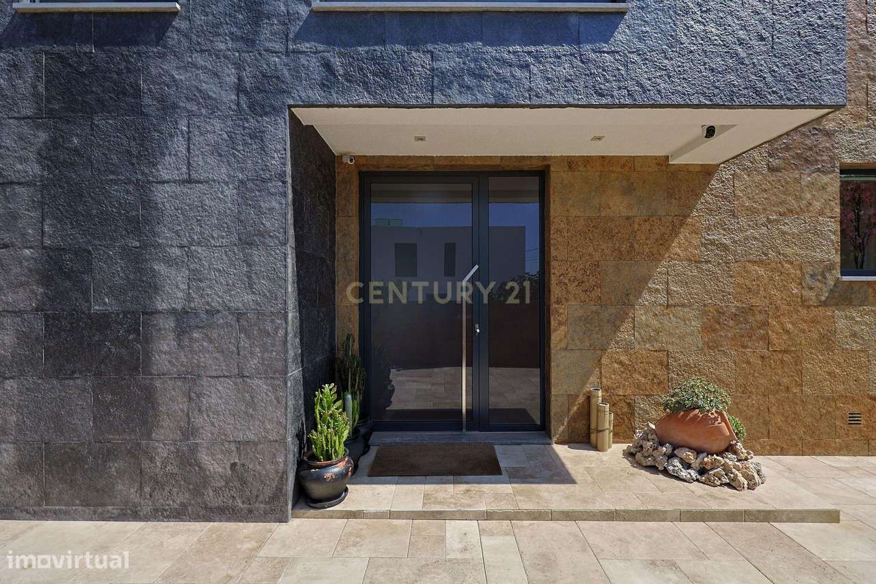 Moradia de Luxo | Duas Master Suites | Piscina de Água Salgada-48