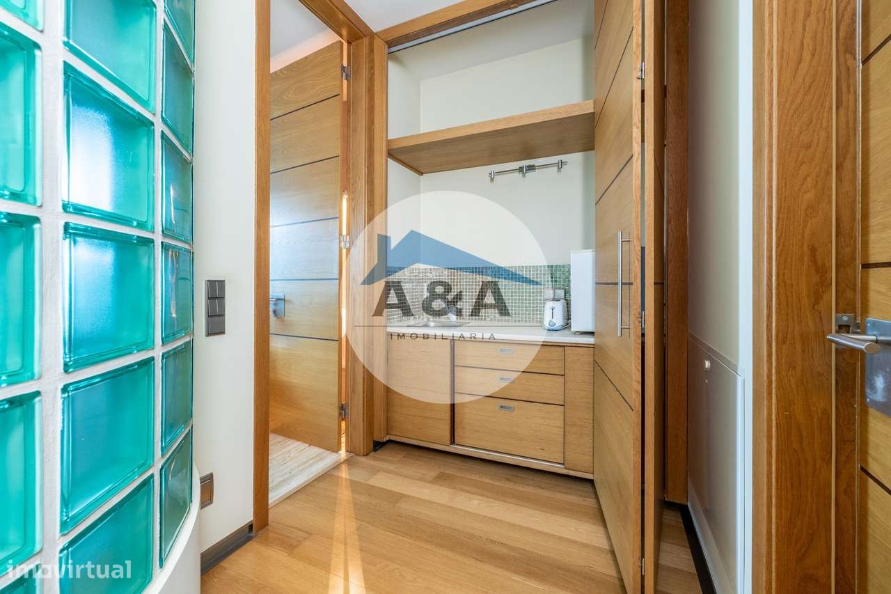 Exclusiva Propriedade de Luxo com Áreas Generosas e Próxima das Praias-40