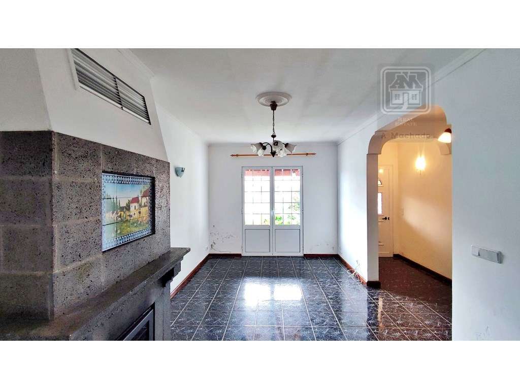 VENDA de CASA - MORADIA com garagem, jardim e quintal - Pico da Ped...-11