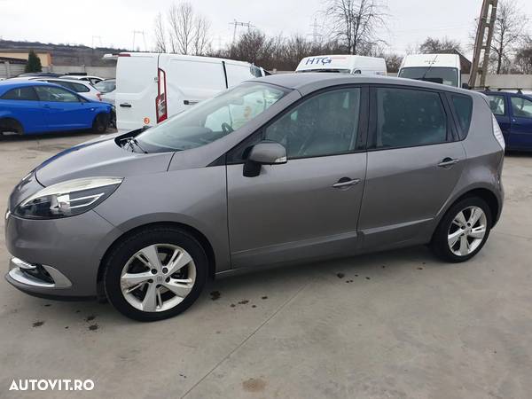 Dezmembrez Renault Scenic 1.5 Diesel - 4