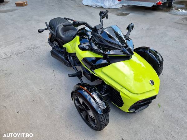 Can-Am Spyder - 7