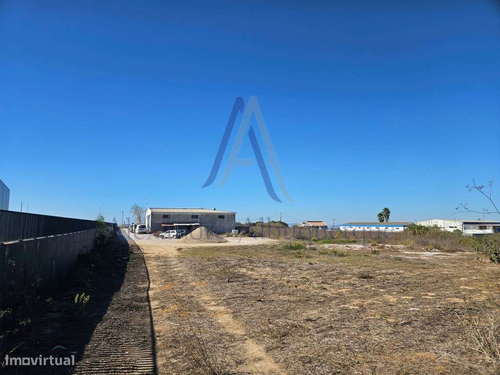 ARMAZÉM À VENDA - ZONA INDUSTRIAL | 5.500 m² DE TERRENO-17