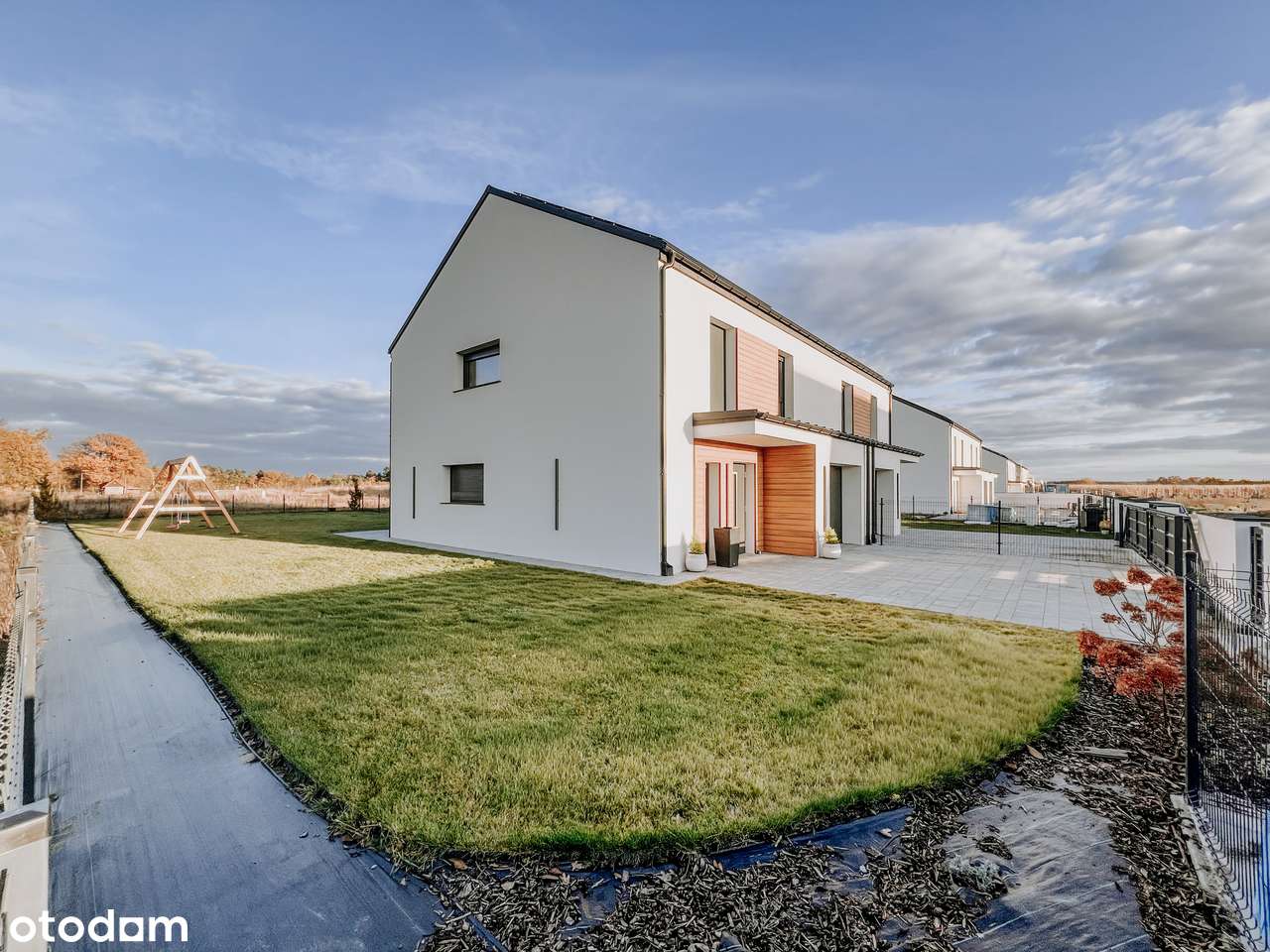 Nowoczesny dom 5 pok. z garażem i ogrodem - Pełny obrazek: 4/13