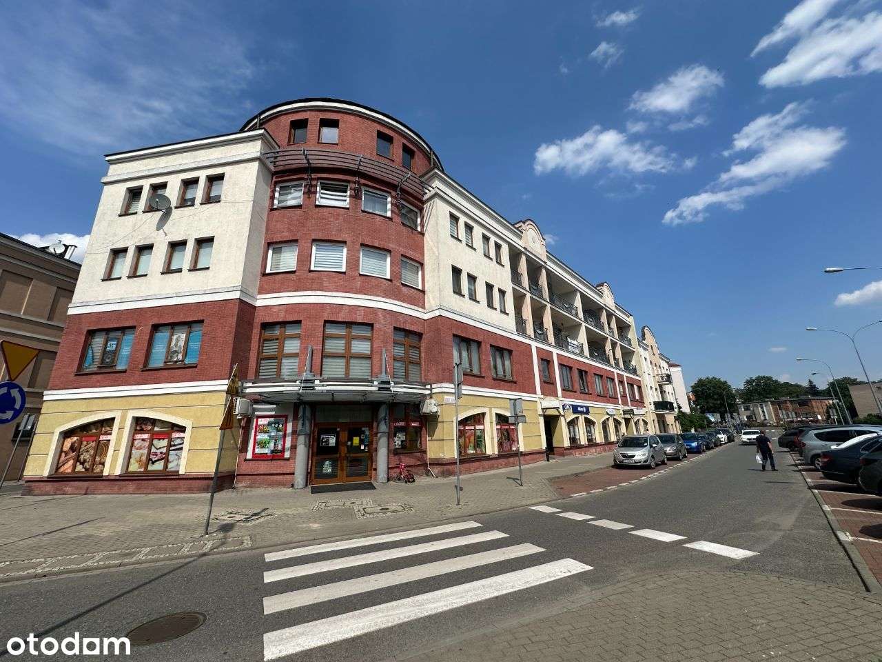 Przestronne 70m2 w centrum| Umeblowane | Nowe budownictwo 2013r-1