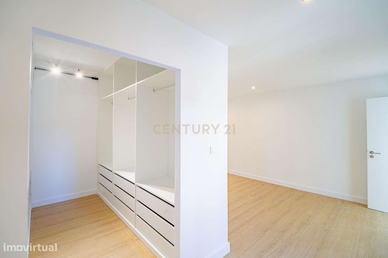 Moradia T6 com Piscina - Charneca de Caparica-34