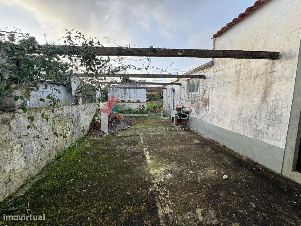 Moradia T3 com espaço exterior a poucos minutos do centro de Angra do-26