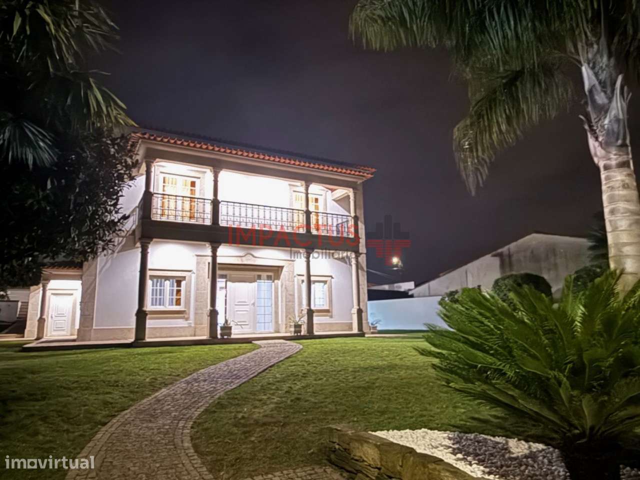 Imponente Moradia isolada com terreno de 1195m2-10