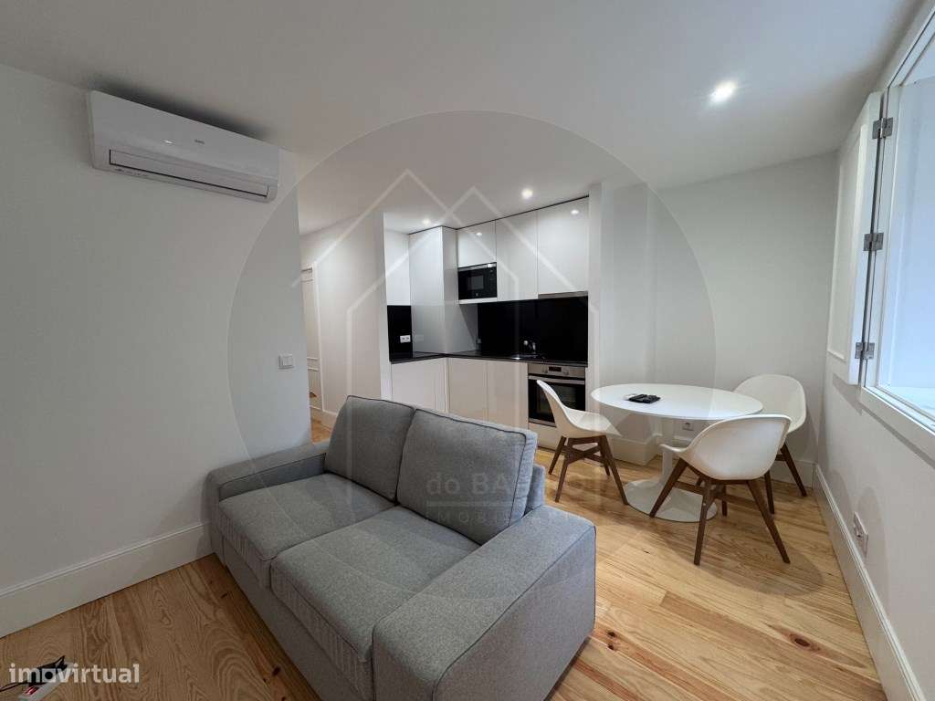 Fantástico T1 com 2 frentes - 42 m² - Centro do Porto, Av. dos Aliados-2